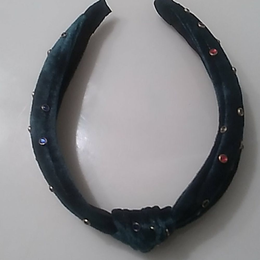 Set of Two Jeweled Headbands - Picture 6 of 7